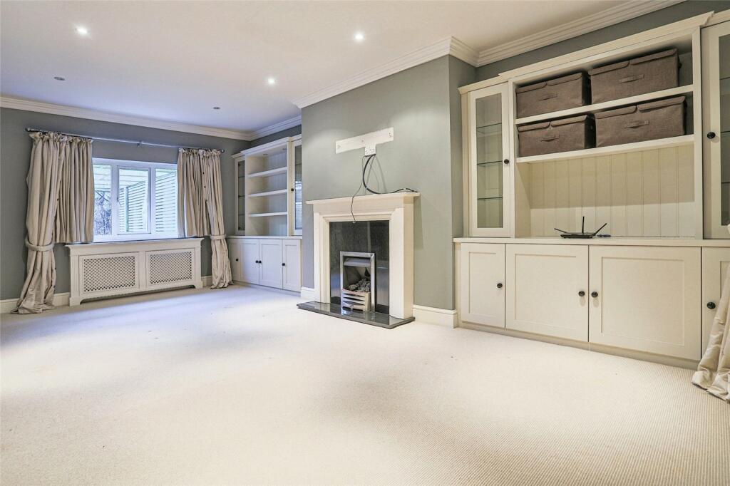 4 bed Detached