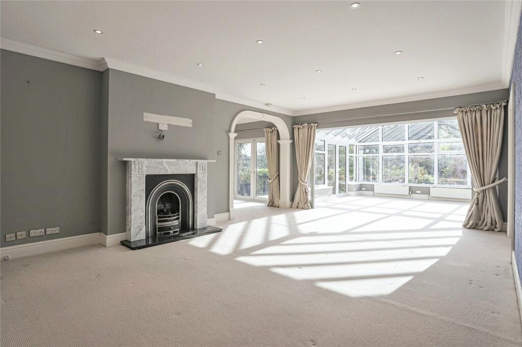 4 bed Detached