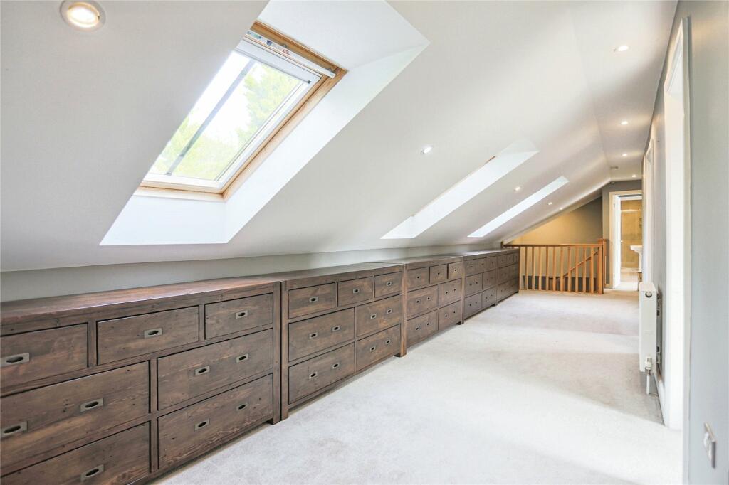 4 bed Detached