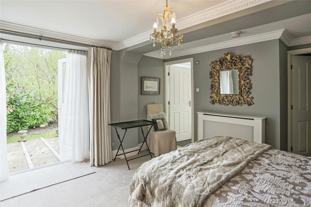 4 bed Detached