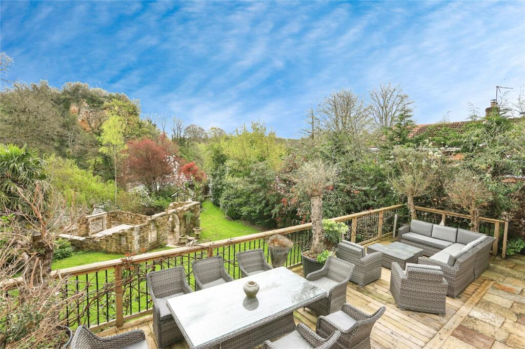 4 bed Detached