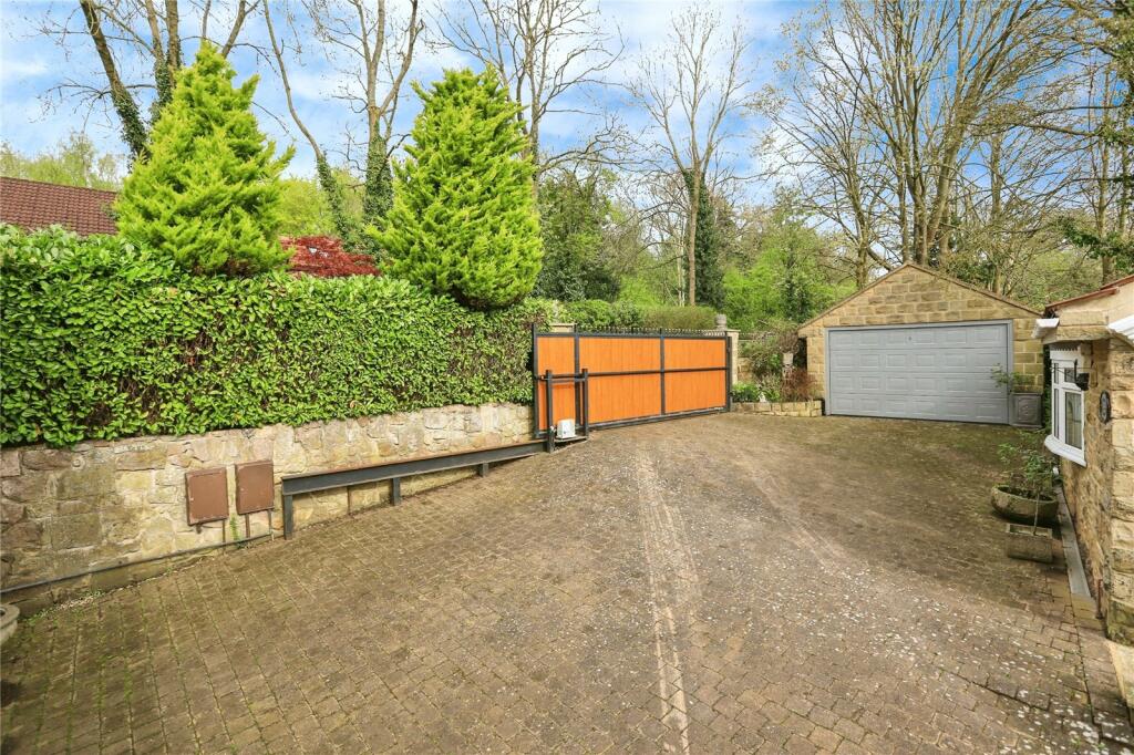 4 bed Detached