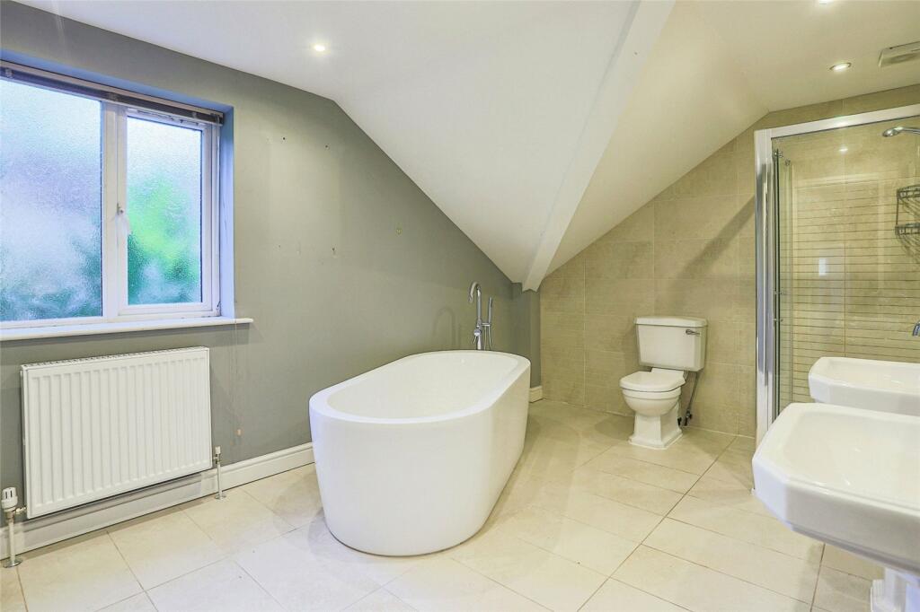 4 bed Detached