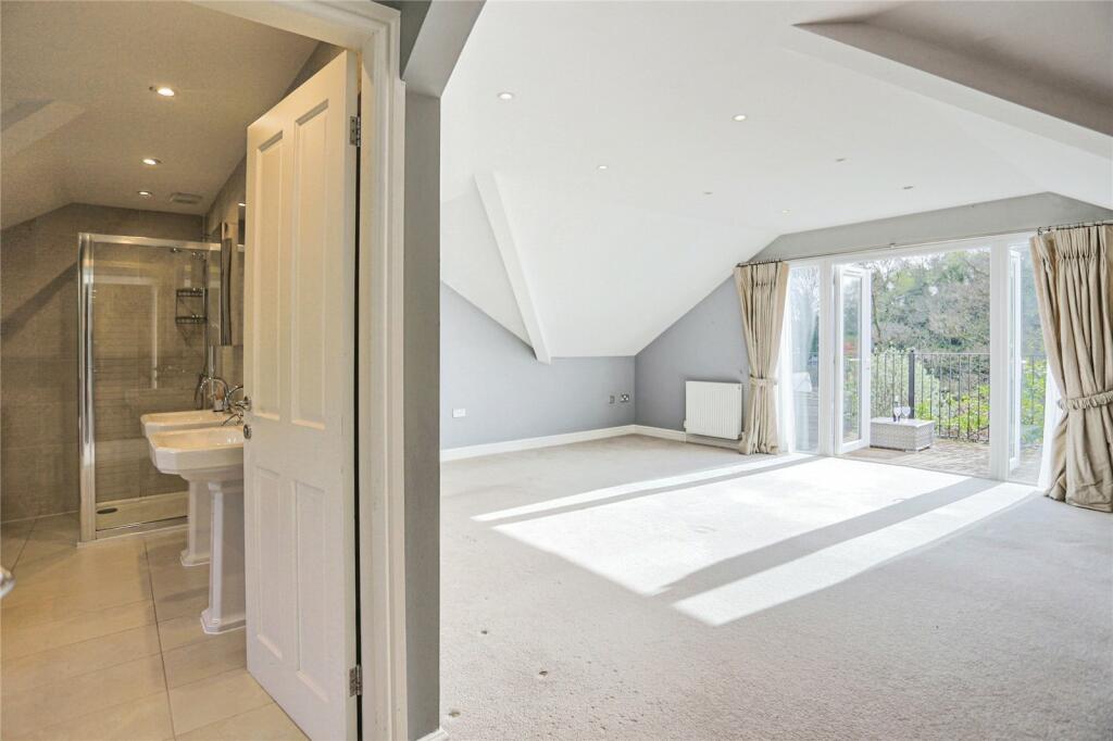 4 bed Detached