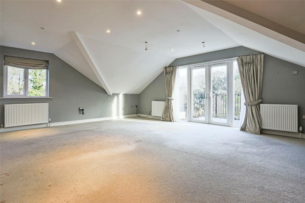 4 bed Detached