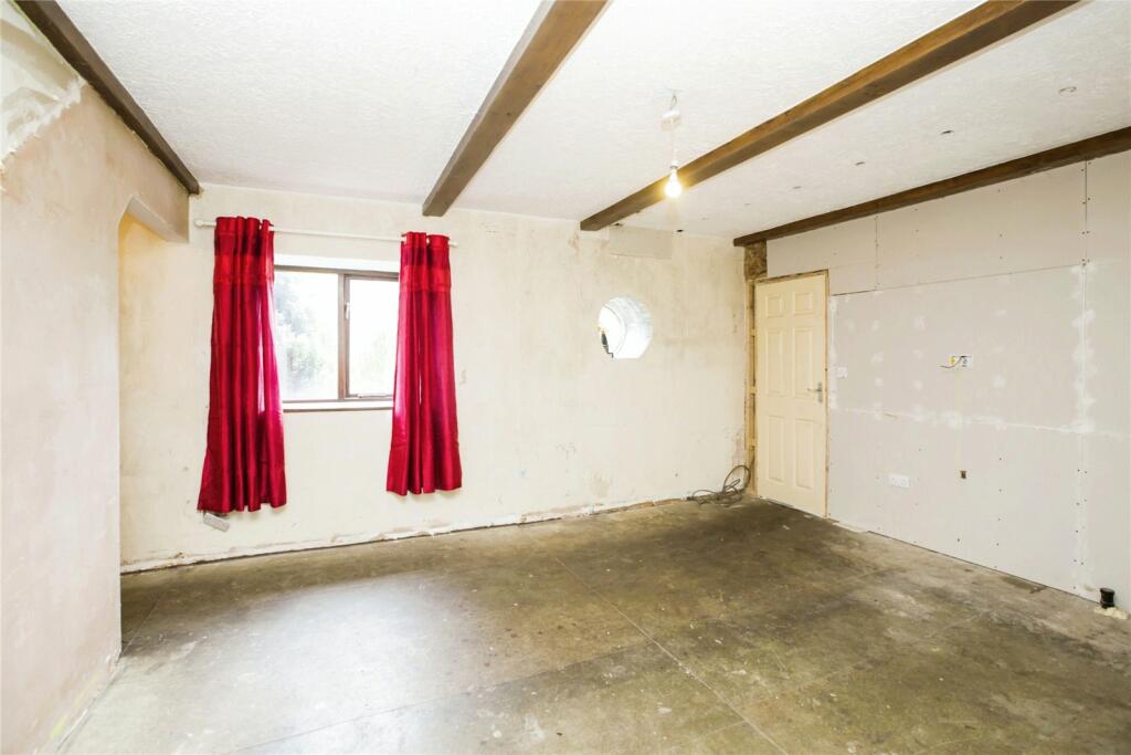 4 bed Detached