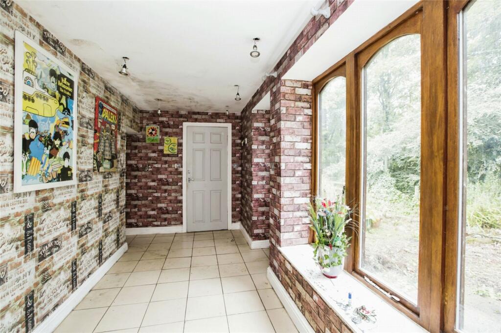 4 bed Detached