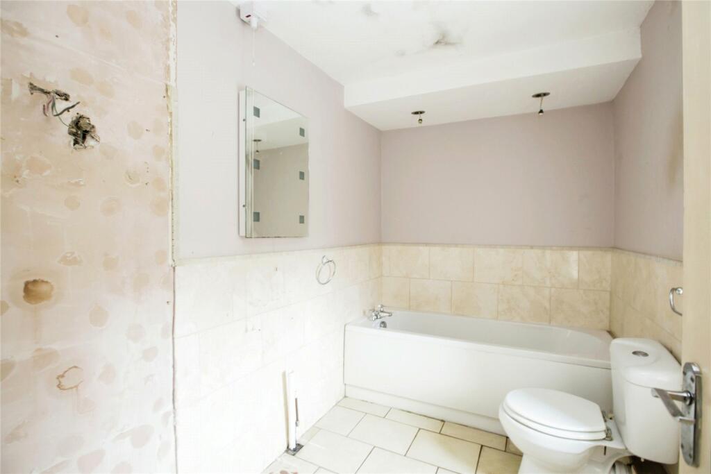 4 bed Detached