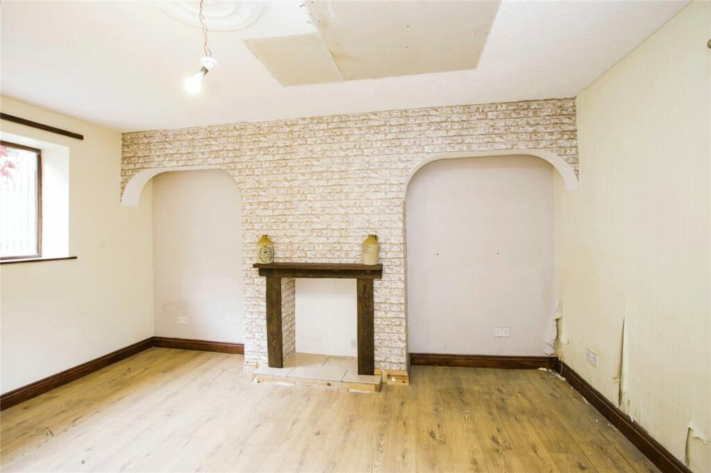 4 bed Detached