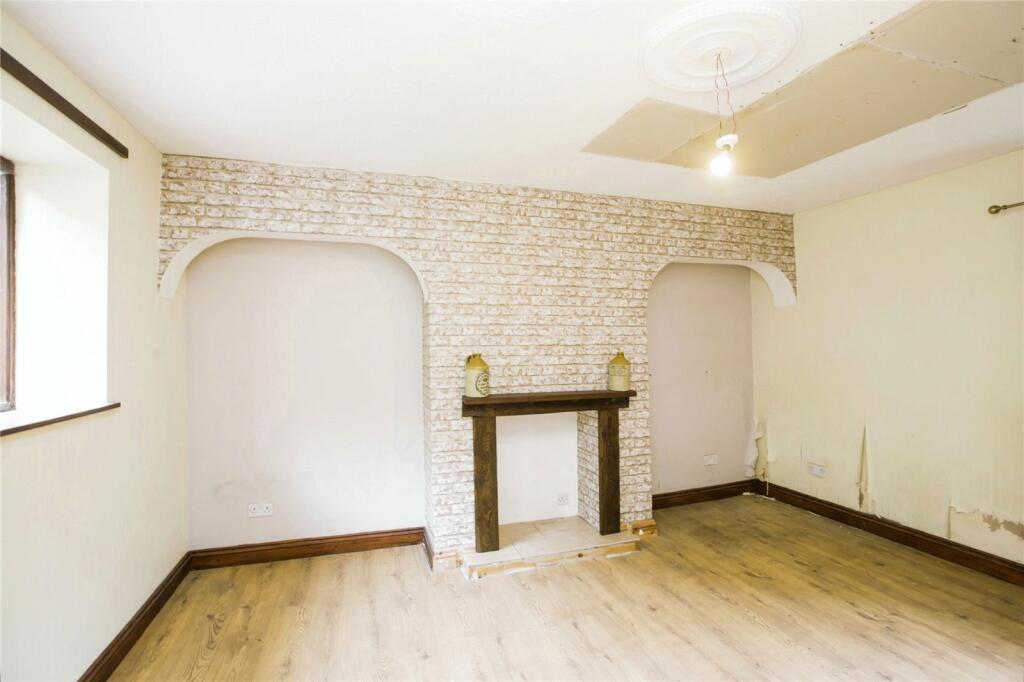 4 bed Detached