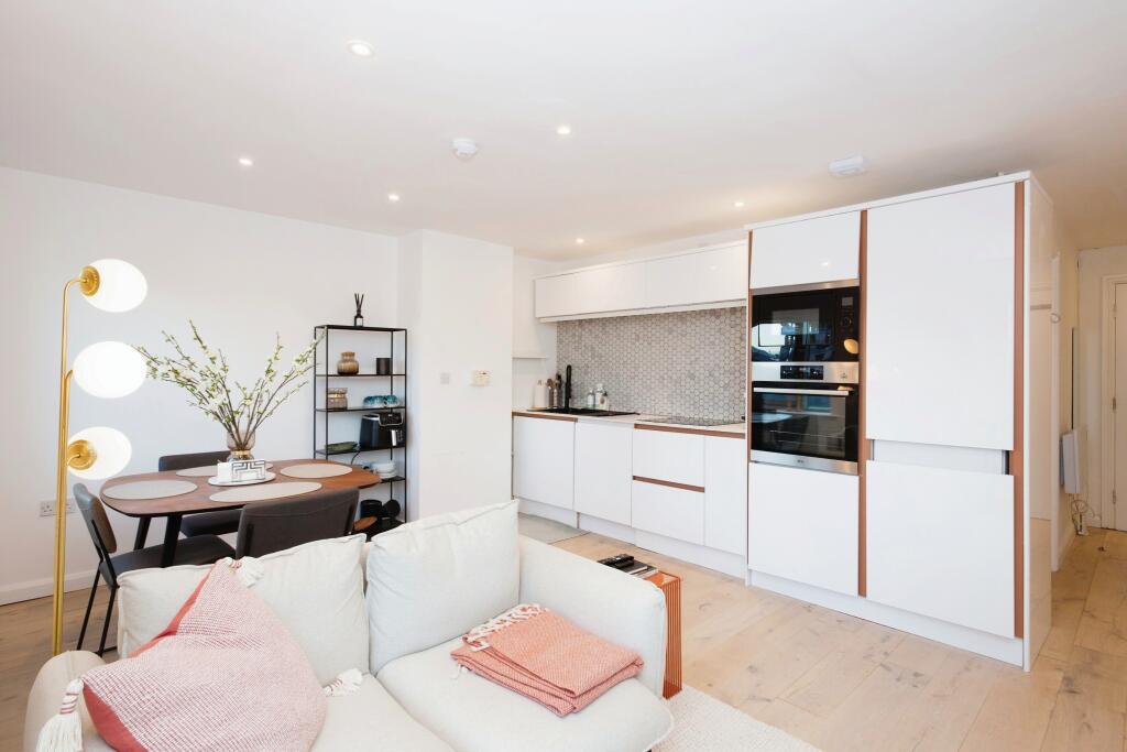2 bed Apartment