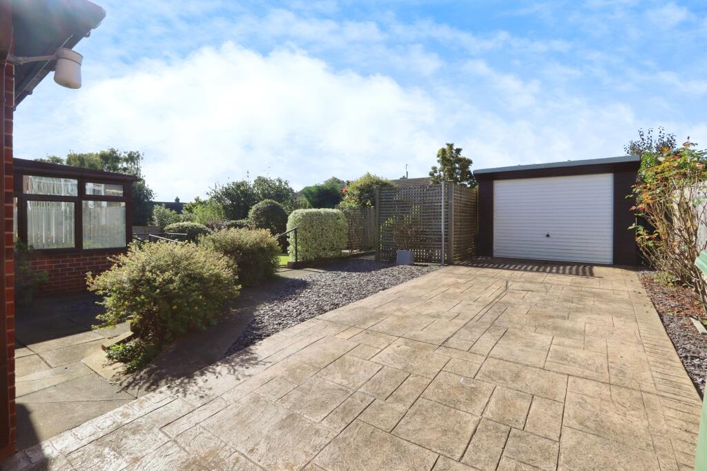 2 bed Detached Bungalow