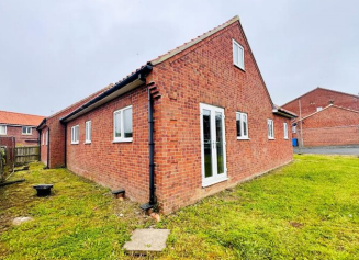 5 bed Detached Bungalow