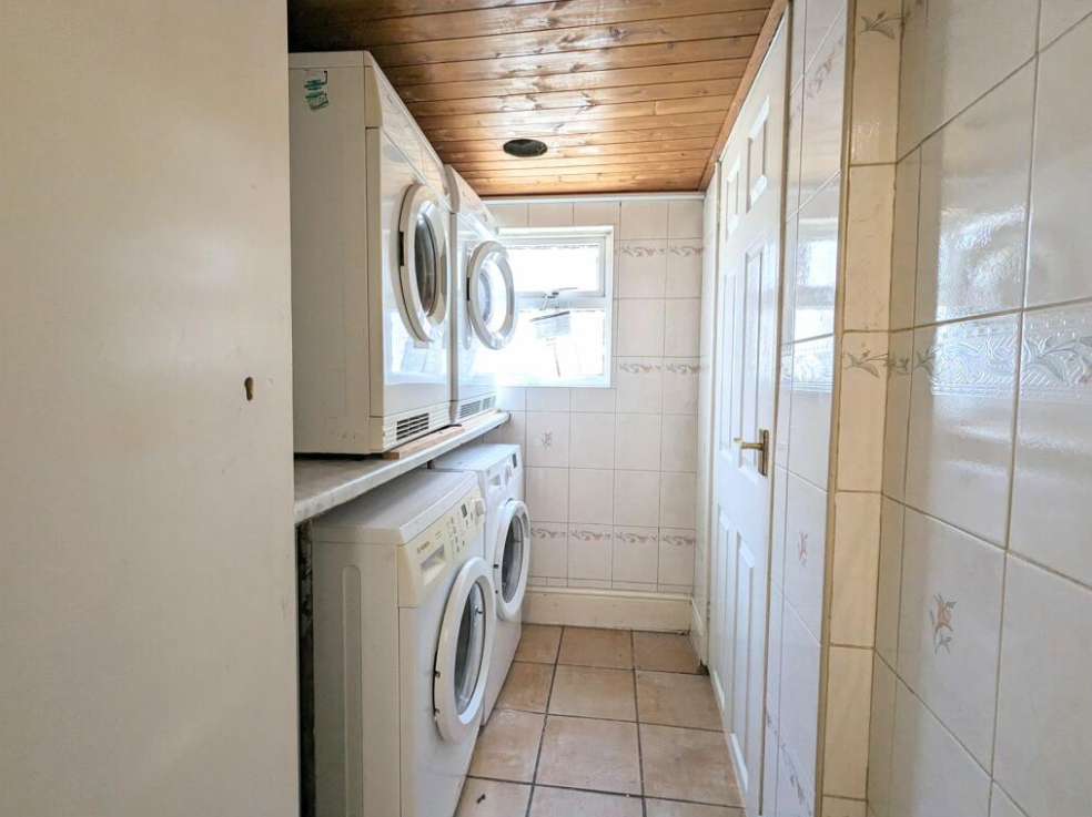 9 bed End of Terrace