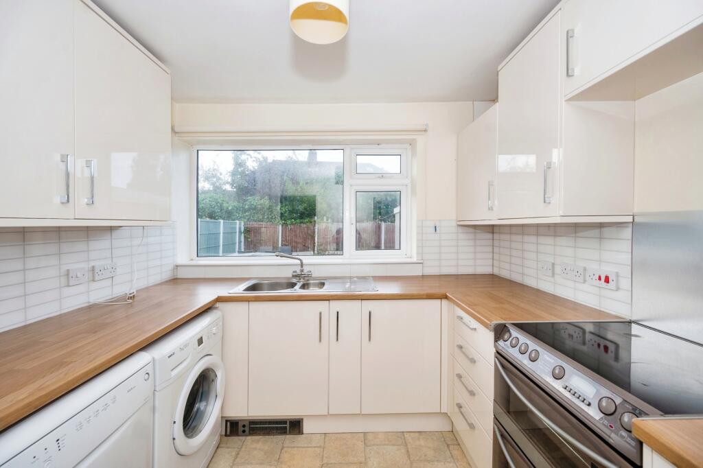3 bed Semi-Detached