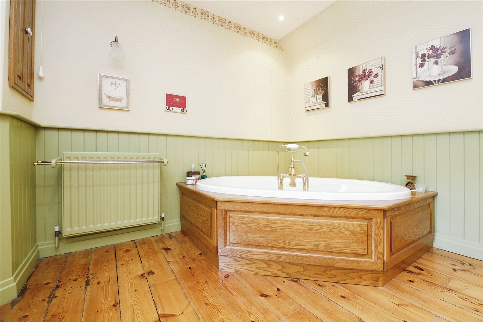 5 bed Character Property