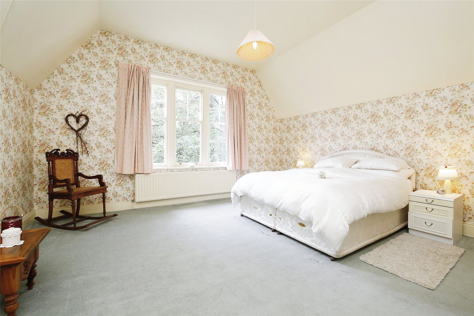 5 bed Character Property