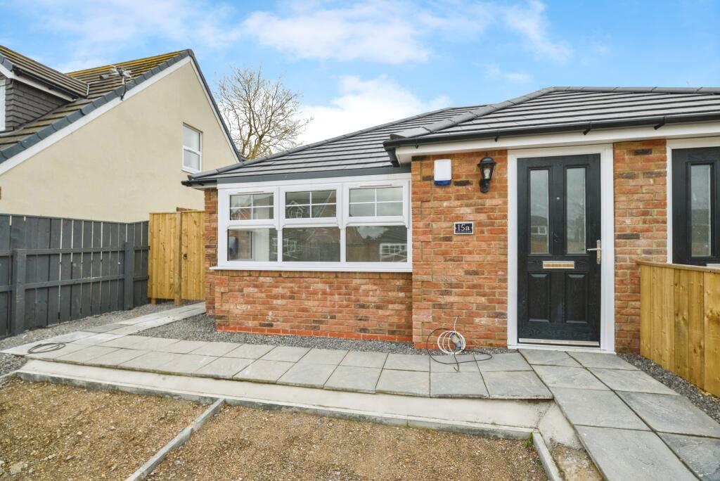 1 bed Semi-Detached Bungalow
