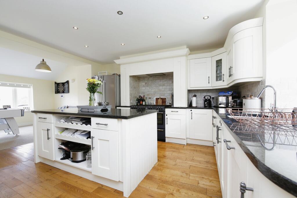 4 bed Character Property