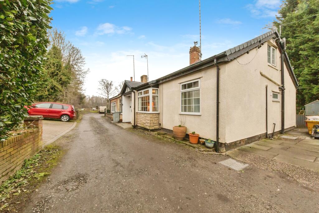 2 bed Character Property