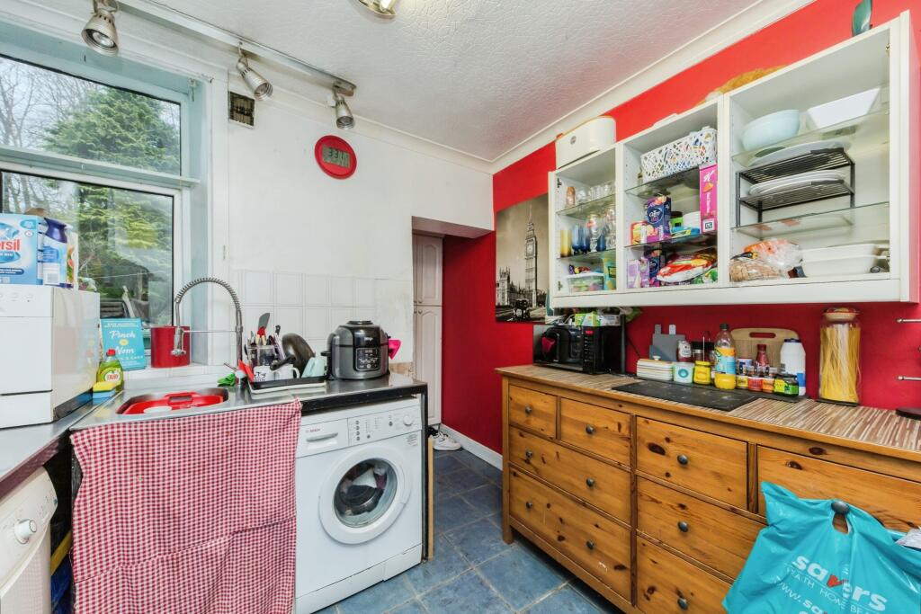 2 bed Character Property