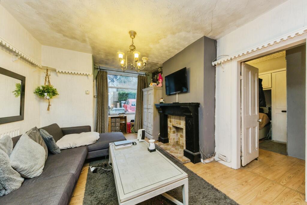 2 bed Character Property