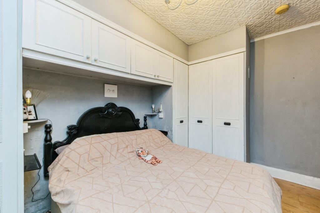 2 bed Character Property