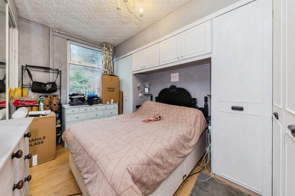 2 bed Character Property