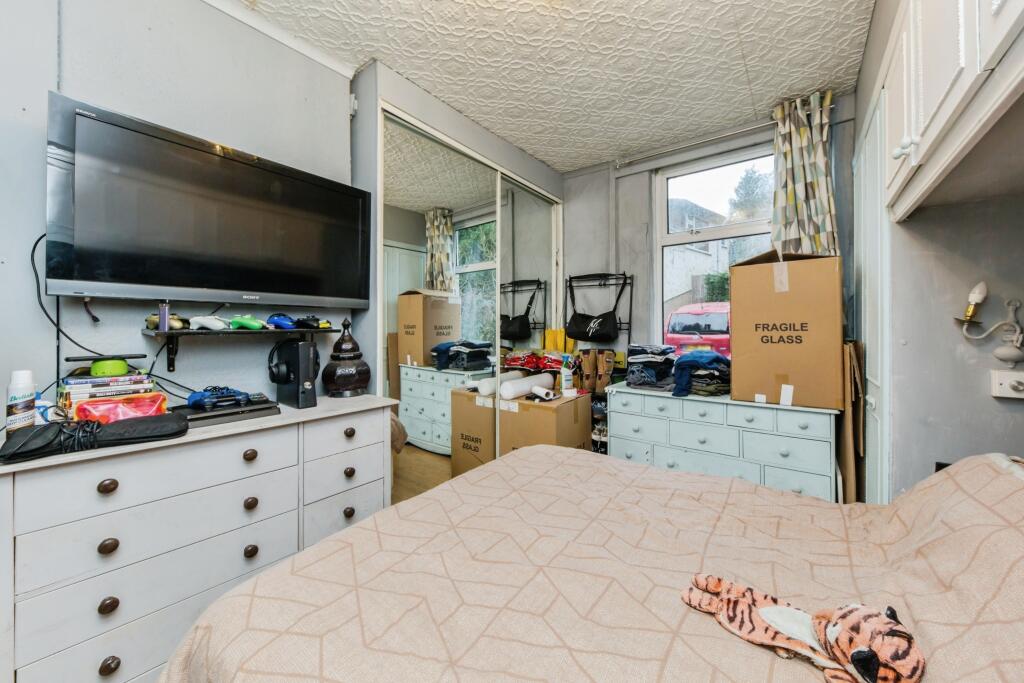 2 bed Character Property