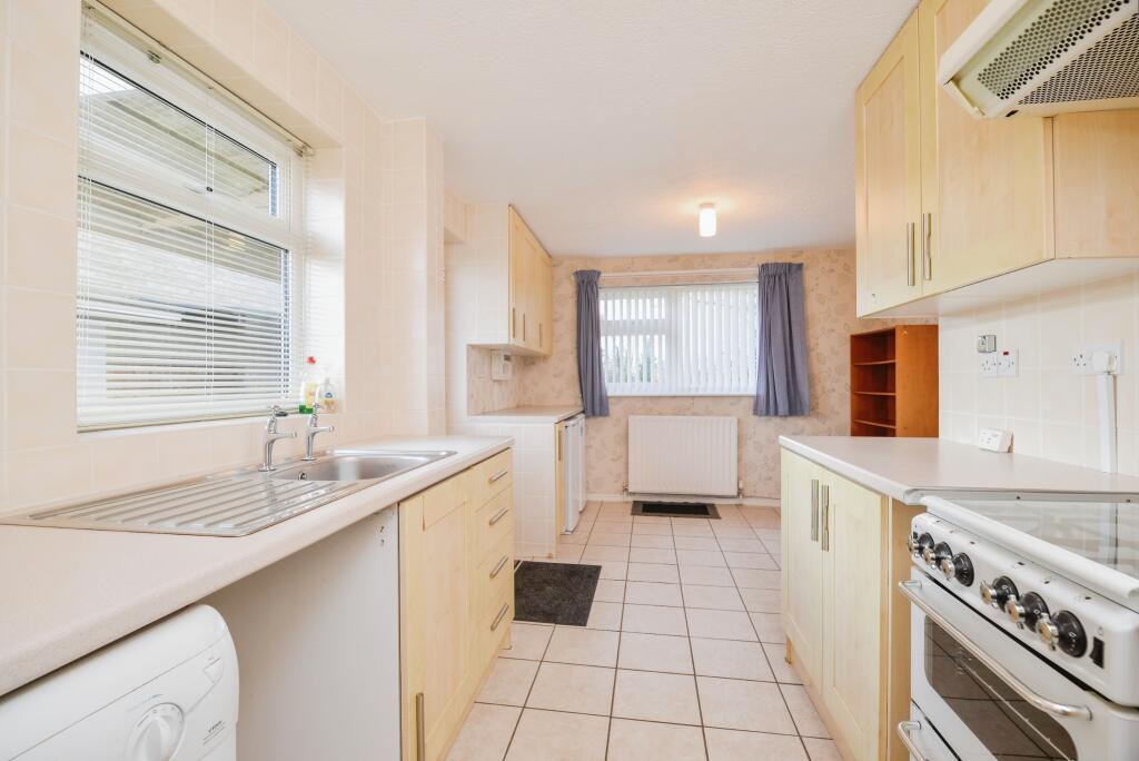 4 bed Semi-Detached