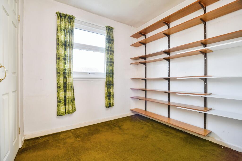 4 bed Semi-Detached