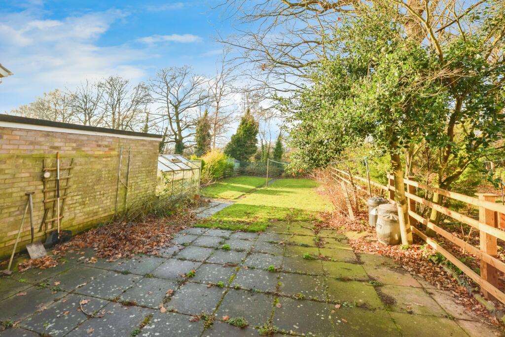 4 bed Semi-Detached