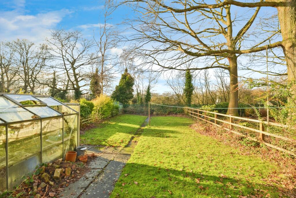 4 bed Semi-Detached