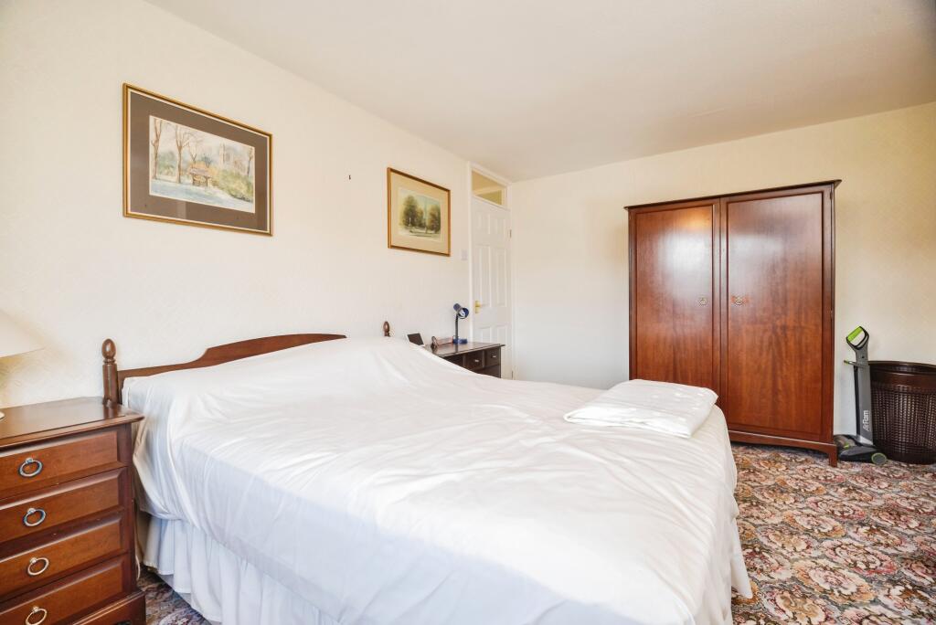4 bed Semi-Detached