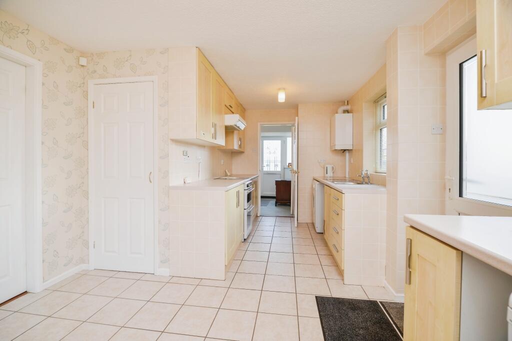 4 bed Semi-Detached