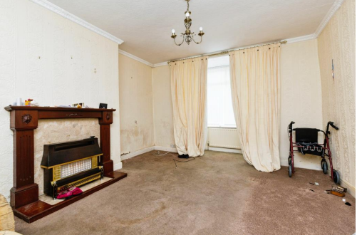 3 bed End of Terrace
