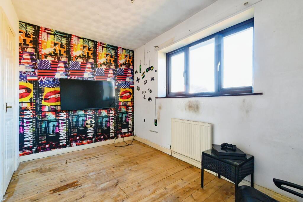 2 bed Semi-Detached