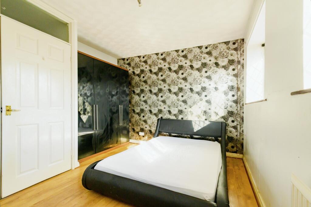 2 bed Semi-Detached