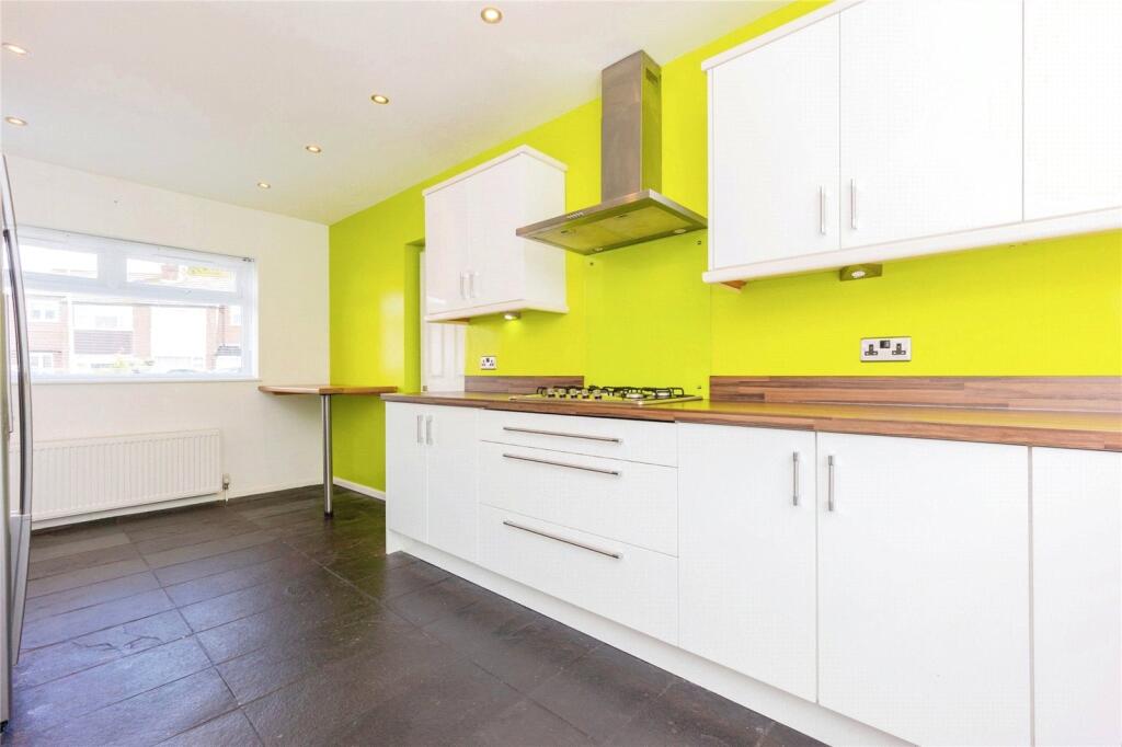 4 bed Semi-Detached