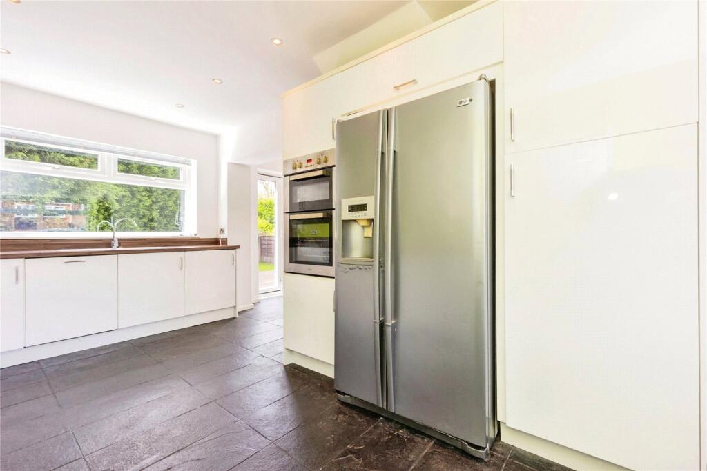 4 bed Semi-Detached