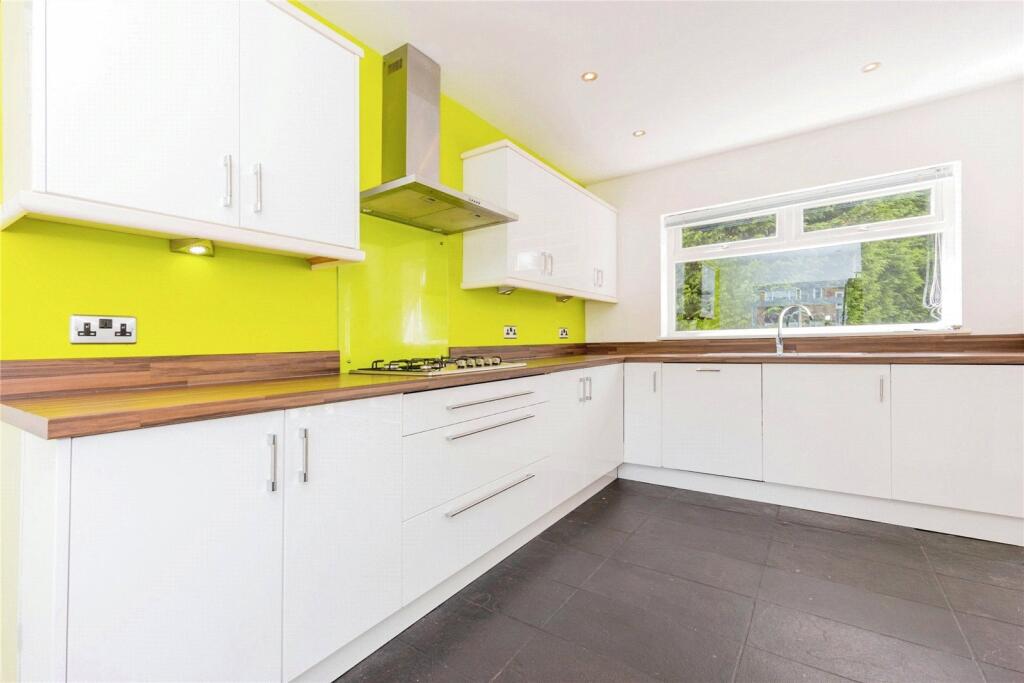 4 bed Semi-Detached