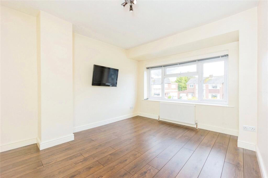 4 bed Semi-Detached