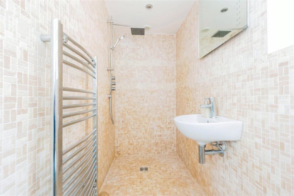 4 bed Semi-Detached