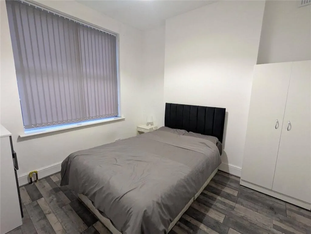 5 bed House