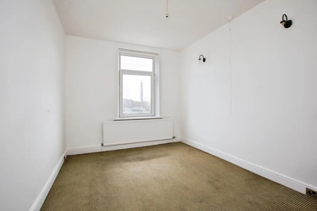3 bed End of Terrace