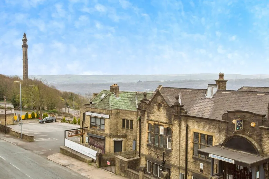 3 bed End of Terrace