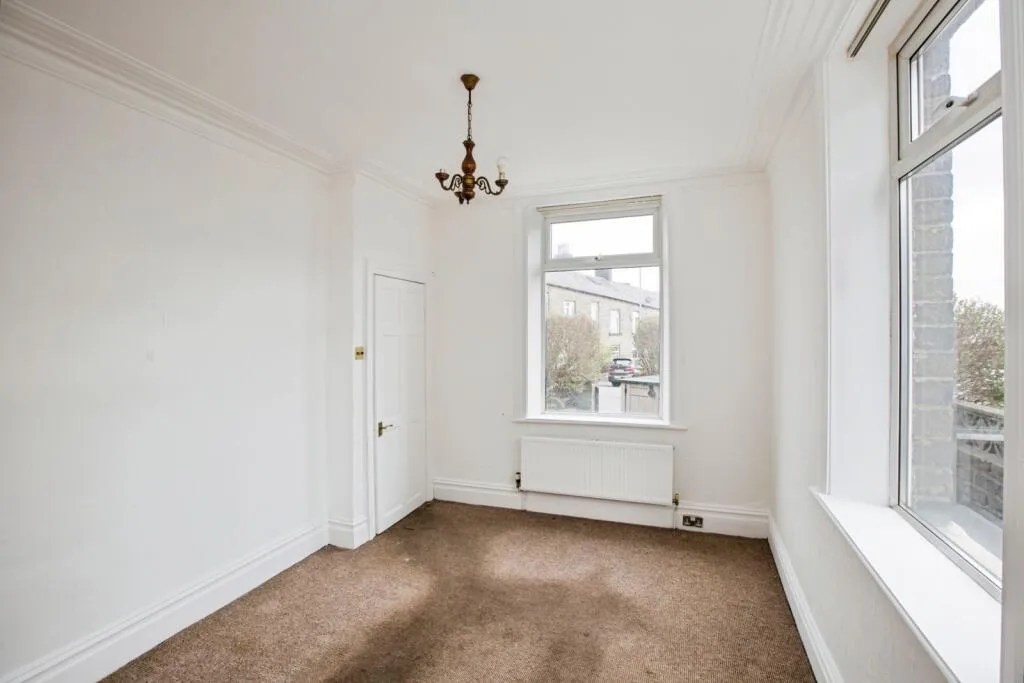 3 bed End of Terrace