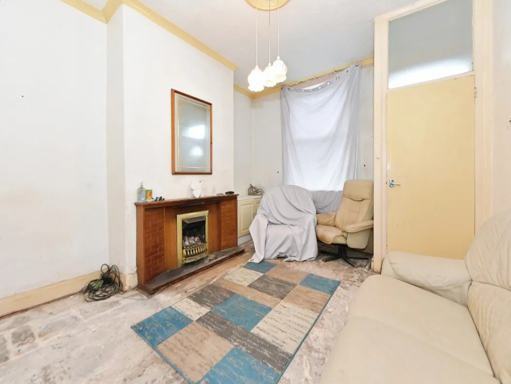 2 bed House