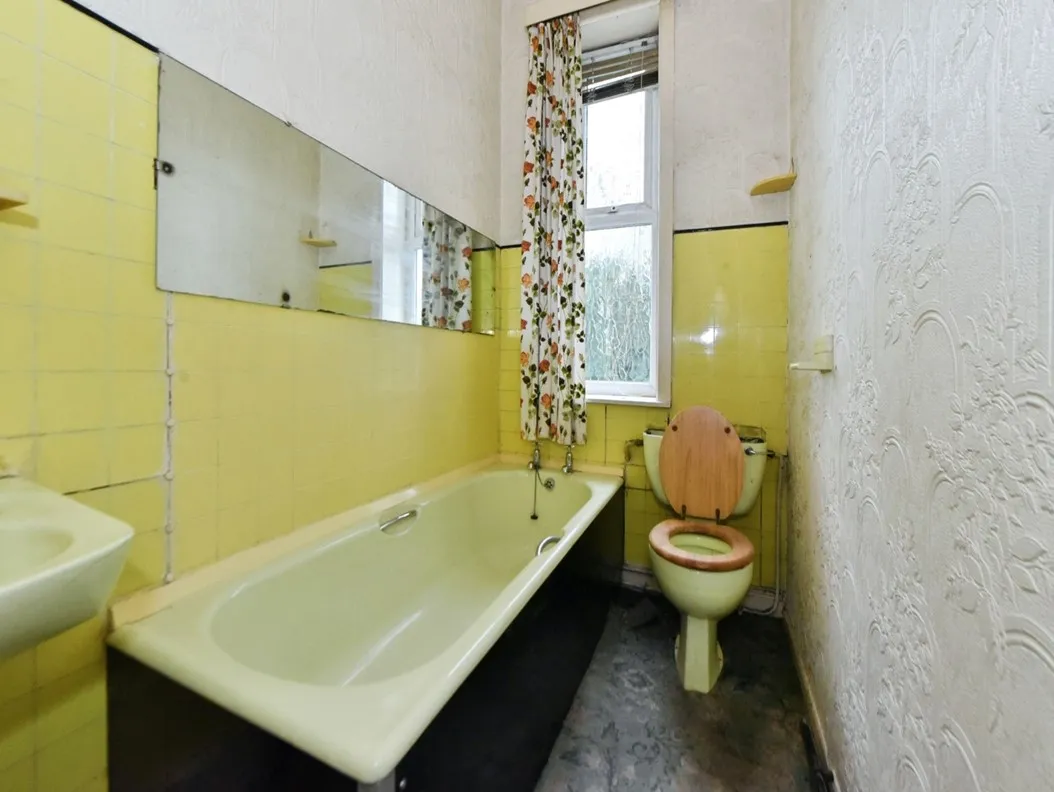 2 bed House
