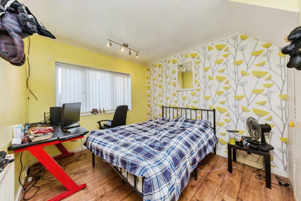 4 bed Terraced
